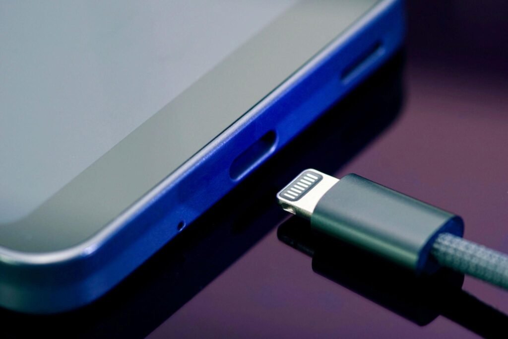 Price to Fix iPhone Charging Port (Apple vs Local Repair Cost 2026)