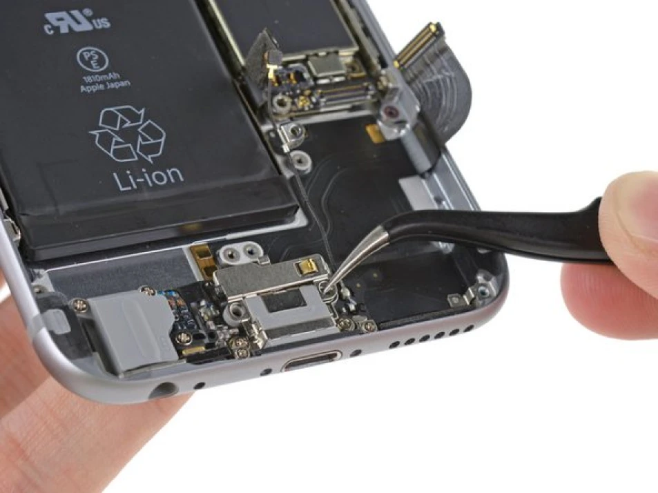 Price to Fix iPhone Charging Port 